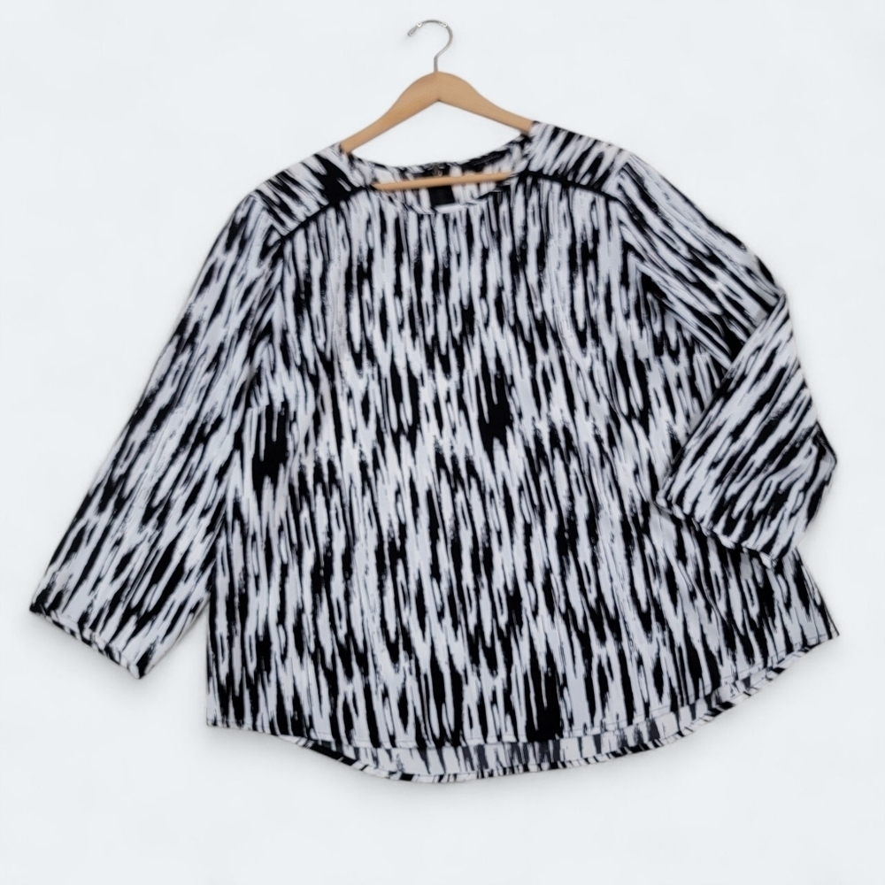 Investments Black and White Patterned Women's Top Size 1X Blouse